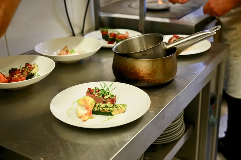 Préparation par Bruno Chastagnac, Le Pastel Restaurant Toulon